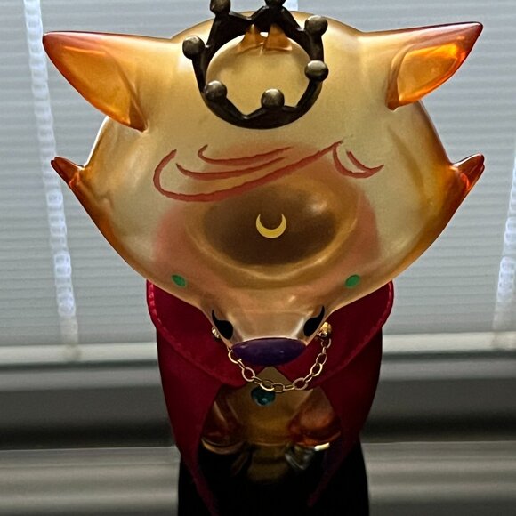 Jobi The King: Exclusive Soft Vinyl Figure By OK Luna - Picture 7 of 16